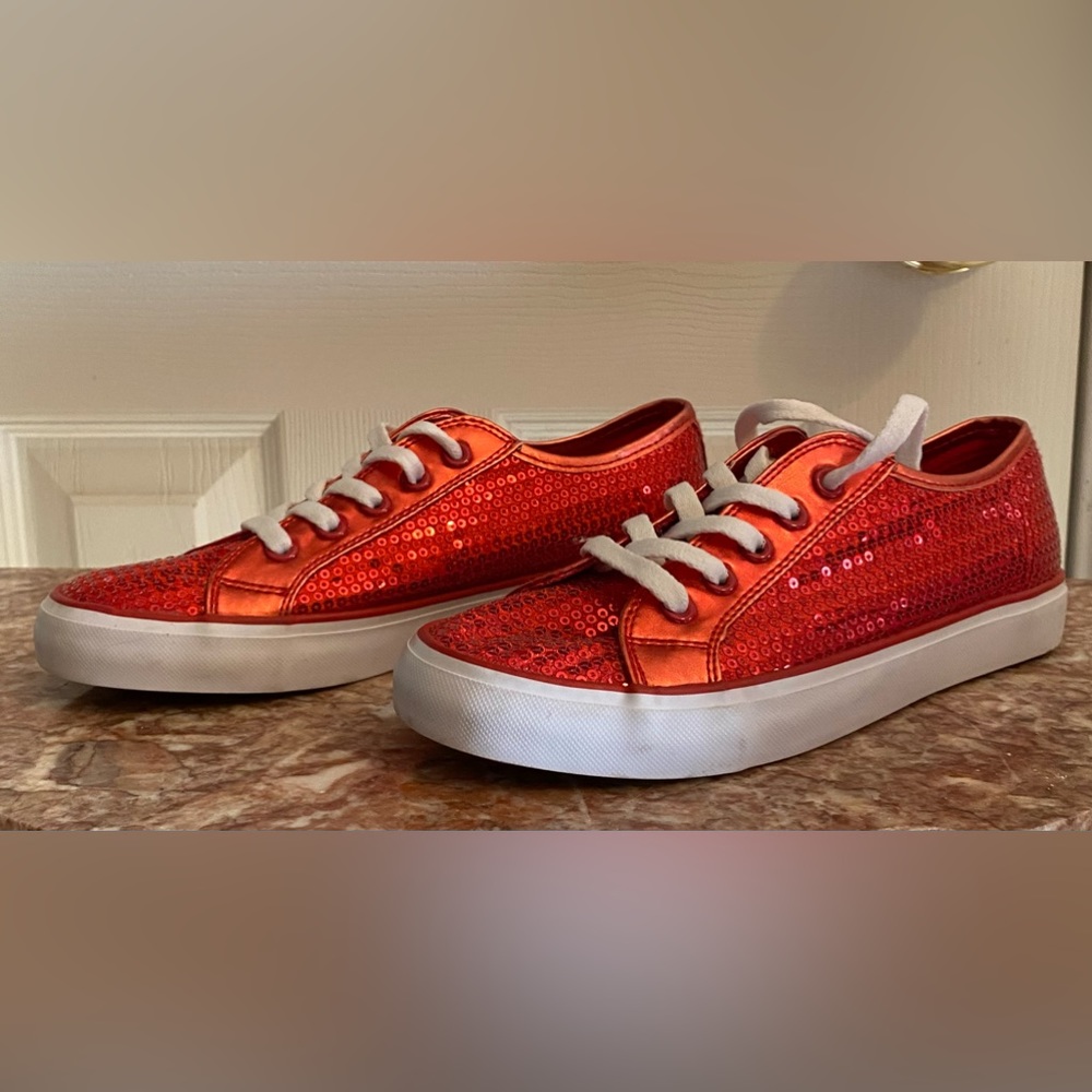 GOTTA FLIRT Disco II Hot Pink Sequin Dance Sneaker; Size 3; Perfect condition.
